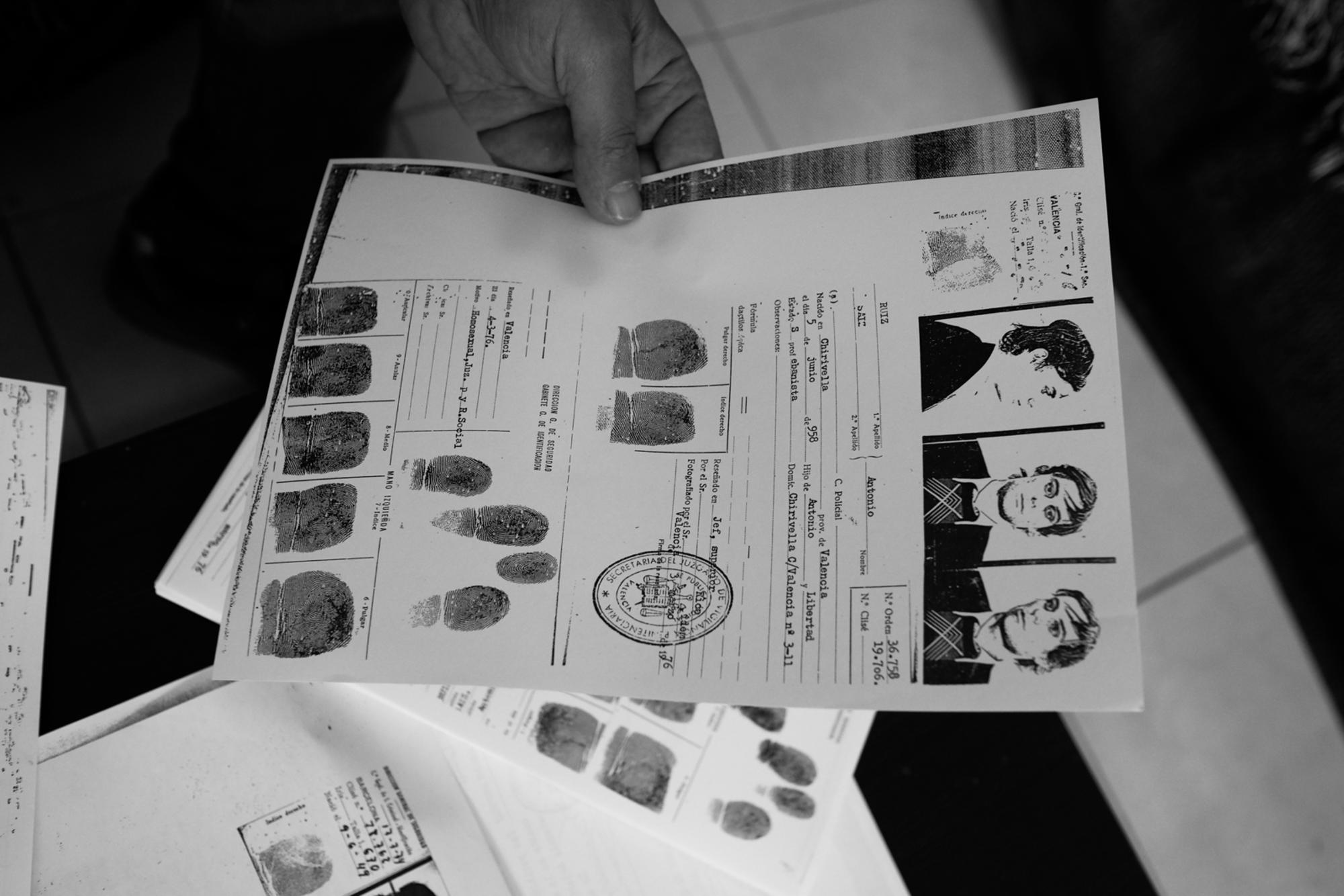 Antoni Ruiz -triángulos rosas